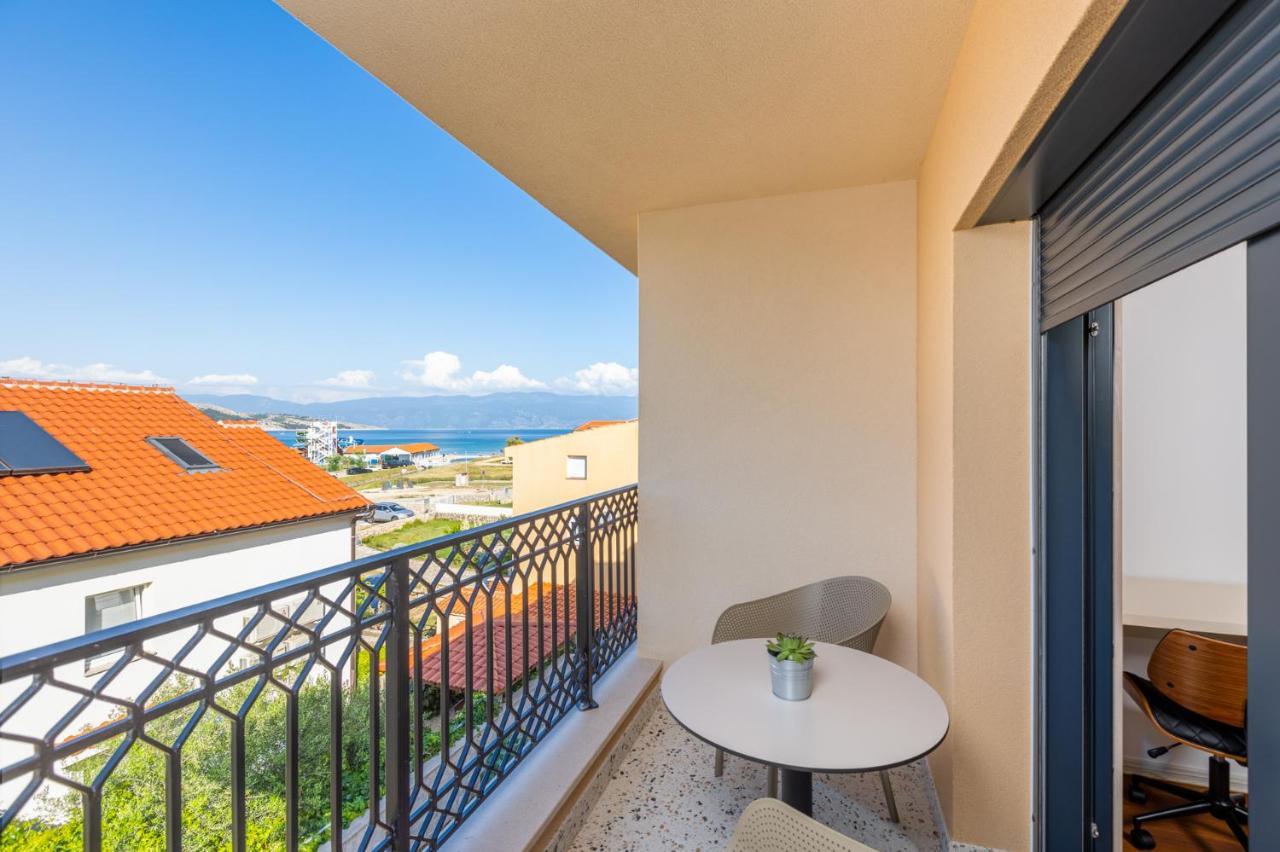 Hotel Vila Iris Baska 2 Esterno foto